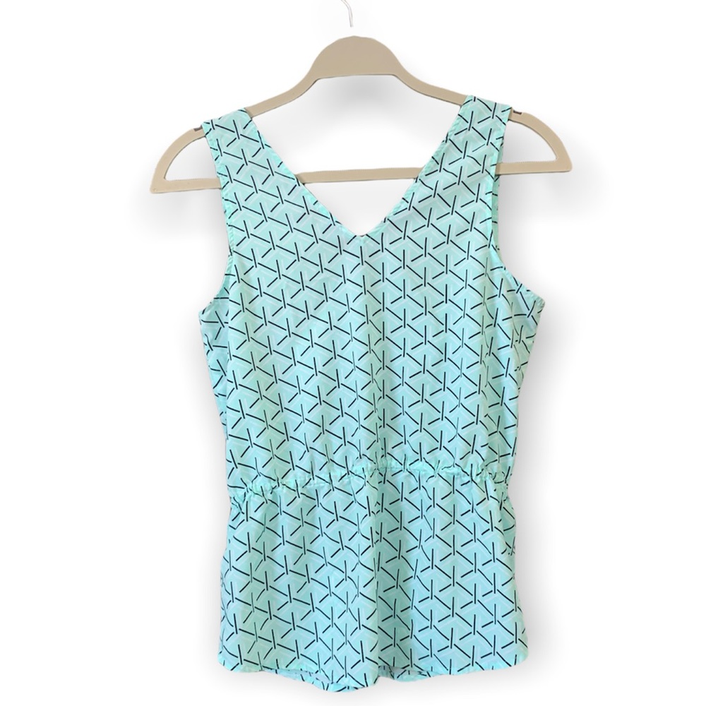 Banana Republic Simple Wavey Sleeveless Top - Picture 7 of 7